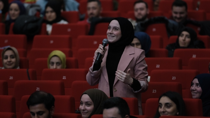 Büyükakın: En büyük yatırımı gençlerimize yapıyoruz